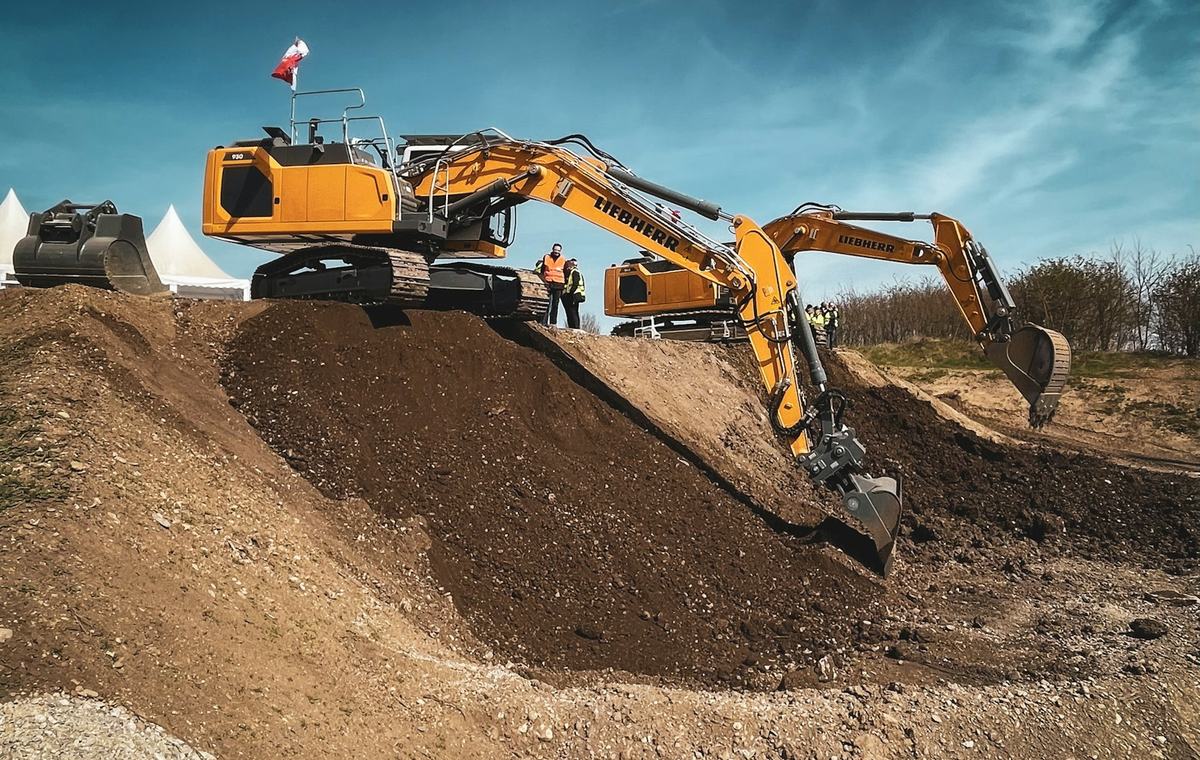 Insight article image - drilling equipment on constrained site